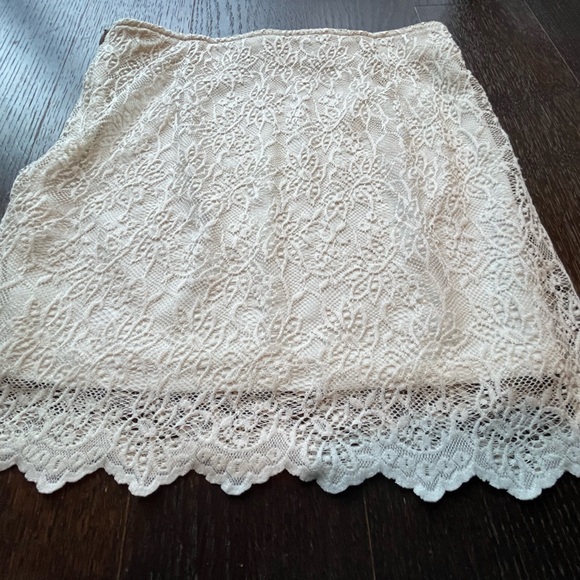 Lace Off-white fitted mini skirt Small Zara - Picture 15 of 16